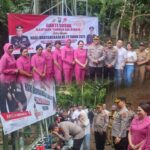 Polres Jember dan Bhayangkari Berikan Bantuan Air Bersih, Santunan Anak Yatim dan Kaum Dhuafa di Dusun Rageng dalam Rangka HUT Bhayangkara ke-79 PhotoGrid_Site_1751523331903