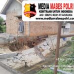 Warga RT 04 RW 06 Memperbaiki Pundasi Cor Beton Sungai Kelekar Di kelurahan Majasari, Dengan Dananya Sendiri. IMG-20250824-WA0020