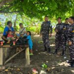 Lanal Nabire Gelar Komunikasi Sosial, Ajak Masyarakat Pesisir Jaga Keamanan dan Laporkan Aktivitas Ilegal IMG-20250915-WA0087