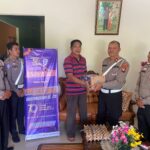 Polantas Polres Kayong Utara Gelar Anjangsana dan Bansos dalam Rangka HUT Lalu Lintas Bhayangkara ke-70 IMG-20250915-WA0153