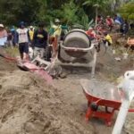 Warga Swadaya Perbaiki Jalan Kalinbubu, Butuh Dukungan Pemda Enrekang. IMG-20250927-WA0166