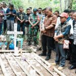 Kunjungi Jerebuu, Gubernur NTT Sampaikan Empati kepada Keluarga YBR. IMG-20260208-WA0123