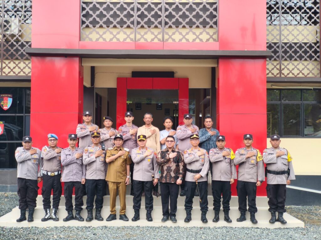 Kapolda Kalsel Tinjau Mako Polsek Sungai Raya, Pastikan Pelayanan Kepada Masyarakat Berjalan Optimal