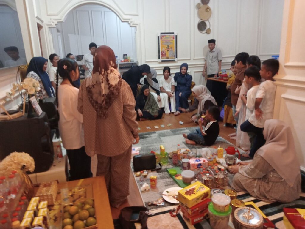 Open House Hari Raya Kedua Di kediaman H. Bobby Dan Hj. Mimin Di Banjarbaru.