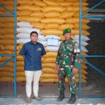Piket Koramil 01-/Polut Rutin Cek Stok Beras Di Gudang Bulog Malewang
