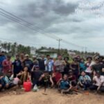 Aksi Gotong Royong Perbaikan Jalan di Teluk Batang, Wujud Kepedulian dan Kebersamaan Masyarakat
