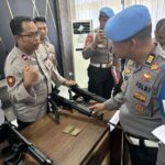 Tegakkan Disiplin Personel, Senpi Inventaris SPKT Polres Sumbawa Jalani Pemeriksaan Berkala img-20260408-wa00224555449569632971851