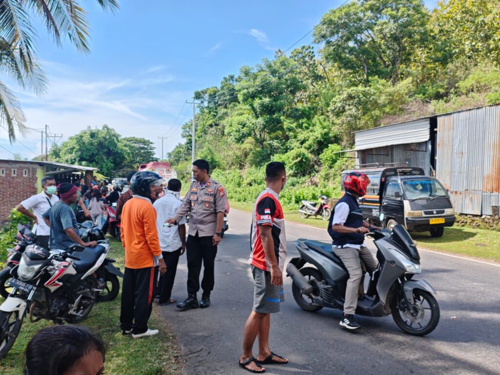 Warga Desa Tarusa Digegerkan Penemuan Mayat Pria Tergantung, Polsek Buer Lakukan Olah TKP