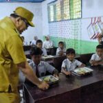 Petani Suplai Langsung ke Dapur, Bupati Tinjau Distribusi MBG di SDN 106144 Sei Mencirim img-20260414-wa00137325042540555597720