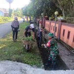 Cegah Banjir Saat Musim Hujan: Serma Kamaruddin Pimpin 35 Warga Bersihkan 100 Meter Selokan IMG-20260504-WA0028