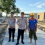 Kapolres Barru Tinjau Pembangunan Kampung Nelayang Di Matene