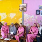 Wujud Kekeluargaan, Bhayangkari Cabang Landak Ranting Sebangki Jenguk Ny. Erni Arifin yang Sakit di Pontianak IMG-20260514-WA0093