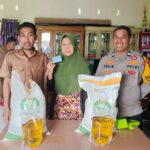 Bhabinkamtibmas Desa Kale Bentang Kawal Penyaluran Bantuan Pangan Untuk 193- KK IMG-20260519-WA0050
