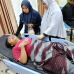 Gerak Cepat Bhabinkamtibmas dan Warga Evakuasi Korban Laka Lantas Out of Control di Jalan Mantar