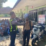Polisi Sahabat Pelajar: Satlantas Polres Lombok Utara Edukasi Safety Riding di SMPN 1 Bayan img-20260529-wa00187479894741147821929