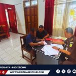 Polres Nabire Serahkan Tersangka Penganiayaan ke Kejari