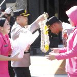 *Penuh Haru dan Khidmat, Polres Sumbawa Barat Gelar Tradisi Pedang Pora Pelepasan AKBP Zulkarnain, S.I.K.* IMG-20260717-WA0136