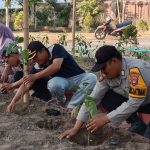 Dukung Ketahanan Pangan Nasional, Bhabinkamtibmas Desa Goa Bersama Pemdes Tanam Bibit Cabai, Tomat dan Terong IMG-20260721-WA0028