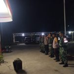 Patroli Gabungan TNI-POLRI Koramil 01-/Polut dan Polsek Polut Perkuat Sinergi Jaga Kamtibmas