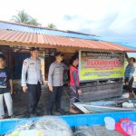 POLSEK BIKA BERIKAN HIMBAUAN LARANGAN PENANGKAPAN IKAN DENGAN SETRUM DAN RACUN KEPADA NELAYAN