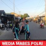 Hadir Berikan Rasa Aman dan Lancarkan Arus Lalu Lintas, Polsek Buer Gelar Strong Point di Depan SDN Perenang IMG-20260806-WA0042
