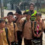 Di Hari Jadi Pramuka Kapolsek Telukjambe Barat Ajak Pelajar Siapkan Diri Menjadi Generasi Berintegritas