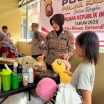 Semarak Hari Jadi Polwan Ke-78,Polwan Polda Kalbar Berbagi Barang Layak Pakai Untuk Masyarakat