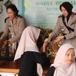 Hari Jadi Polwan ke-78, Polwan Polres Landak Gelar Baksos di Ponpes Darul Hikmah IMG-20260827-WA0123