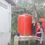 Bantu Warga Hadapi Kemarau, Polsek Puring Kencana Distribusikan Air Bersih untuk Wudhu di Masjid Al-Mujahidin IMG-20260831-WA0010