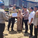 Kapolsek Polsel Dan Anggota Bantu Korban Kebakaran, Salurkan Sembako Dan Infaq Polres Takalar IMG-20260831-WA0050