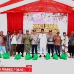 *Tinjau Polsek Poso Pesisir Utara, Kapolda Sulteng Salurkan Bantuan Sosial untuk Warga* Noxoro_20260826_212728_939