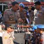Dipantau Langsung Wakapolres Jember : Cek Senjata, Narkoba, hingga HP, Wakapolres : Jaga Integritas dan Kepercayaan Masyarakat!