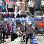 Sambut Kemerdekaan RI : Kapolres Pasuruan Kota Salurkan Bantuan Air Bersih untuk Warga Panggungrejo PhotoGrid_Site_1787205587265 (2)