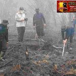 Polda Kalteng Optimalkan Serbuk Tepung Singkong “Hertindo AF31”, Untuk Padamkan Bara di Lahan Gambut