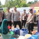 Polres Kuningan Salurkan Air Bersih dan Pengobatan Gratis di Cihanjaro IMG-20260905-WA0226