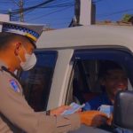 Polres Kuningan Bergerak Cepat Antisipasi Abu Vulkanik, Bagikan Masker di Empat Titik IMG-20260907-WA0063