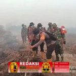 PASTIKAN API TAK KEMBALI MENYALA, TIM GABUNGAN LAKUKAN GROUNDCEK DAN PENDINGINAN DI TELUK BATANG IMG-20260909-WA0126
