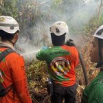 Tim SAR Ditsamapta Polda Kalbar Gerak Cepat Padamkan Karhutla di Kubu Raya IMG-20260917-WA0018