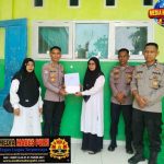 *Gerak Cepat,Polres Poso Salurkan Bantuan Semen dan Sembako untuk Perbaikan Kelas MTs Al-Khairat Moengko, Akibat Kebakaran* Noxoro_20260928_170916_334