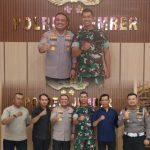 Silaturahmi PLH Danyonif 509 ke Mapolres Jember, Eratkan Kerja Sama Lintas Institusi: Perkuat Sinergi TNI–Polri Demi Kondusivitas Wilayah PhotoGrid_Site_1788423547991 (1)