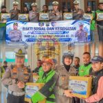 Sesuai Arahan Kapolres Jember, Sat Lantas Jalin Kebersamaan dengan Komunitas Ojol Lewat Penyaluran Bantuan Sembako PhotoGrid_Site_1789466242407