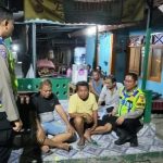 Personil Polsek Klari Datangi Pos Ronda Untuk Menyemangati Warga Melakukan Jaga Malam