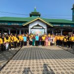 Wujudkan Lingkungan Asri dan Sehat, Wakapolres Kuningan Pimpin Jumat Bersih Bersama Warga di Masjid Desa Ragawacana