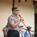 POLISI PEDULI PENDIDIKAN, KAPOLRES KAPUAS HULU AJAK PELAJAR SMPN 1 PUTUSSIBAU JAUHI NARKOBA