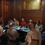 WUJUDKAN PROGRAM POLISI BERSAMA MASYARAKAT, KAPOLRES KAPUAS HULU KUMPUL BERSAMA MASYARAKAT DI WARUNG KOPI VIQZAL PUTUSSIBAU