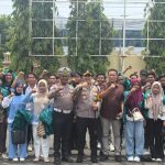 *KAPOLRES PAMEKASAN LEPAS KEBERANGKATAN 150 PESERTA APEL KEBANGSAAN SUMPAH PEMUDA MENUJU MAPOLDA JATIM*