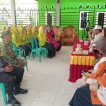 Dukung Lingkungan Sehat, Bhabinkamtibmas Hadiri Penilaian Lomba KSB Sadar STBM di Desa Lamusung