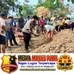 Program Polisi Bersama Masyarakat, Bhabinkamtibmas Dan Warga Benahi Pemakaman