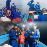 OPERASI SAR SAT POLAIRUD POLRES SBB BERSAMA MASYARAKAT BERHASIL TEMUKAN TIGA NELAYAN HILANG DI PERAIRAN MALUKU